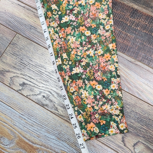 Lates By Kate Floral Jogger Pants - Picture 4 of 5